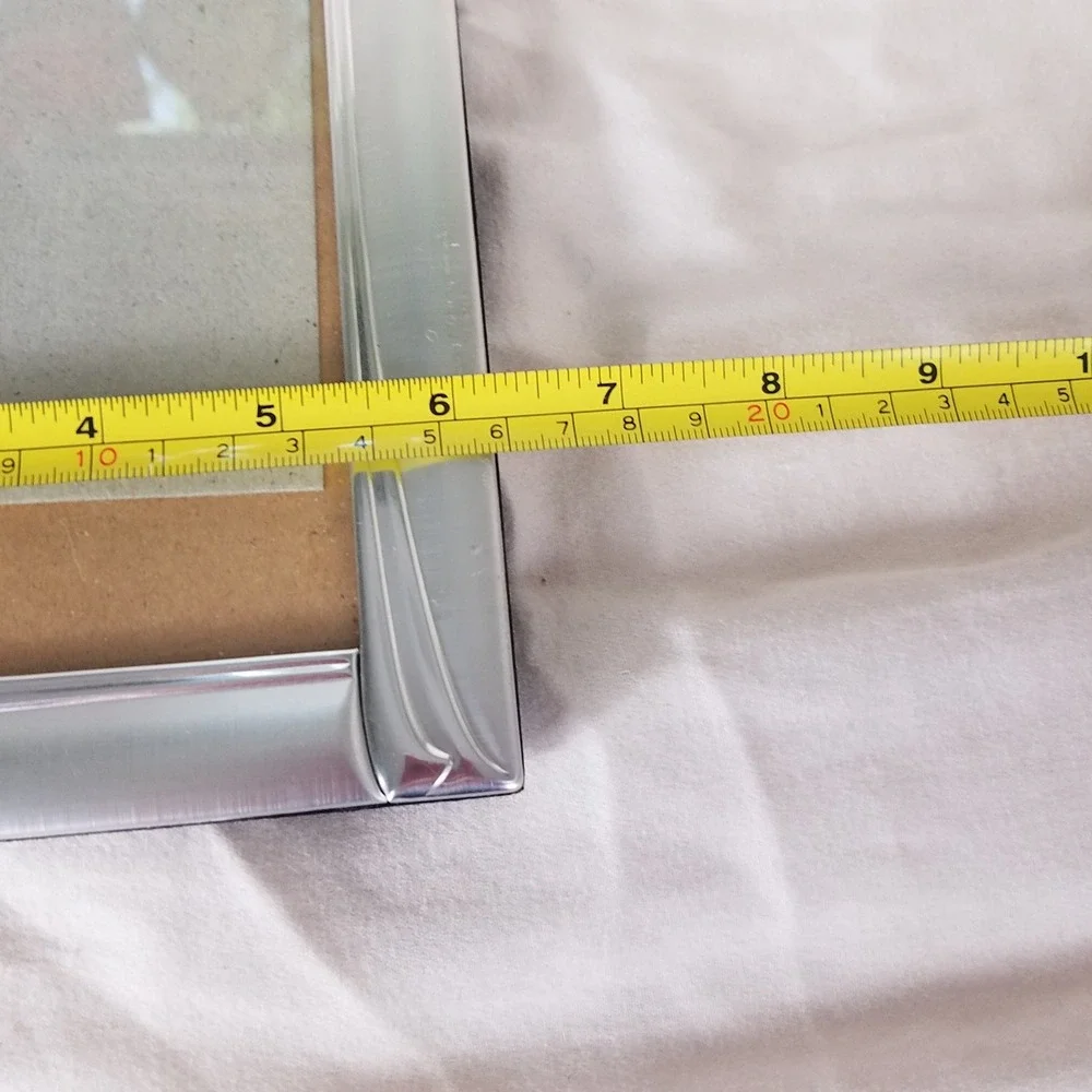 Decorel Picture Frame 5x7 Silver metal Excellent Brushed Curved Detail